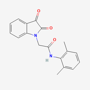 molecular formula C18H16N2O3 B2698035 N-(2,6-dimethylphenyl)-2-(2,3-dioxo-2,3-dihydro-1H-indol-1-yl)acetamide 