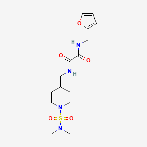molecular formula C15H24N4O5S B2699256 N'-{[1-(dimethylsulfamoyl)piperidin-4-yl]methyl}-N-[(furan-2-yl)methyl]ethanediamide CAS No. 2034294-47-6