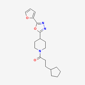 3-Cyclopentyl-1-(4-(5-(furan-2-yl)-1,3,4-oxadiazol-2-yl)piperidin-1-yl)propan-1-one