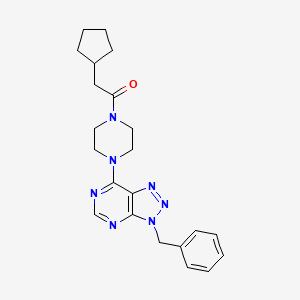 molecular formula C22H27N7O B2701889 1-(4-(3-benzyl-3H-[1,2,3]triazolo[4,5-d]pyrimidin-7-yl)piperazin-1-yl)-2-cyclopentylethanone CAS No. 920186-24-9