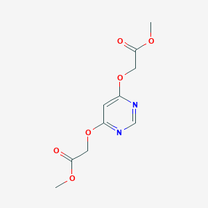 molecular formula C10H12N2O6 B2702260 methyl2-{[6-(2-methoxy-2-oxoethoxy)pyrimidin-4-yl]oxy}acetate CAS No. 2567503-71-1