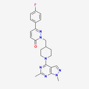 2-[[1-(1,6-Dimethylpyrazolo[3,4-d]pyrimidin-4-yl)piperidin-4-yl]methyl]-6-(4-fluorophenyl)pyridazin-3-one