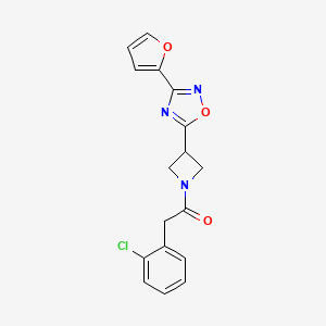 2-(2-Chlorophenyl)-1-(3-(3-(furan-2-yl)-1,2,4-oxadiazol-5-yl)azetidin-1-yl)ethanone