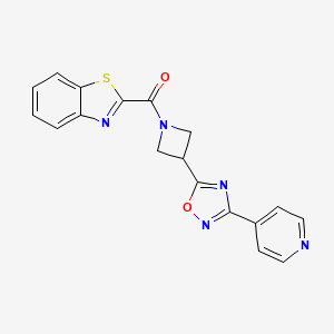 molecular formula C18H13N5O2S B2715624 Benzo[d]thiazol-2-yl(3-(3-(pyridin-4-yl)-1,2,4-oxadiazol-5-yl)azetidin-1-yl)methanone CAS No. 1251685-83-2
