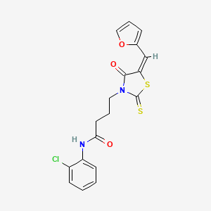 molecular formula C18H15ClN2O3S2 B2722971 N-(2-chlorophenyl)-4-[(5E)-5-[(furan-2-yl)methylidene]-4-oxo-2-sulfanylidene-1,3-thiazolidin-3-yl]butanamide CAS No. 682763-88-8