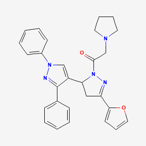 molecular formula C28H27N5O2 B2723701 1-(5-(furan-2-yl)-1',3'-diphenyl-3,4-dihydro-1'H,2H-[3,4'-bipyrazol]-2-yl)-2-(pyrrolidin-1-yl)ethanone CAS No. 956744-88-0