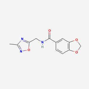 molecular formula C12H11N3O4 B2726686 N-((3-methyl-1,2,4-oxadiazol-5-yl)methyl)benzo[d][1,3]dioxole-5-carboxamide CAS No. 1235283-29-0