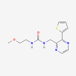 1-(2-Methoxyethyl)-3-((3-(thiophen-2-yl)pyrazin-2-yl)methyl)urea