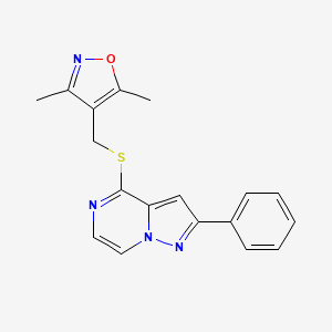 molecular formula C18H16N4OS B2728414 3,5-Dimethyl-4-(((2-phenylpyrazolo[1,5-a]pyrazin-4-yl)thio)methyl)isoxazole CAS No. 1428359-14-1