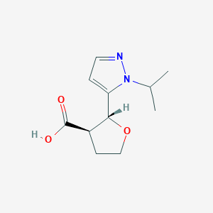 Rac-(2R,3R)-2-[1-(propan-2-yl)-1H-pyrazol-5-yl]oxolane-3-carboxylic acid
