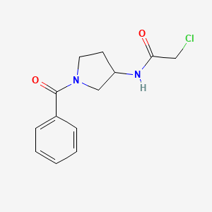 molecular formula C13H15ClN2O2 B2733423 N-(1-Benzoylpyrrolidin-3-yl)-2-chloroacetamide CAS No. 2411217-04-2
