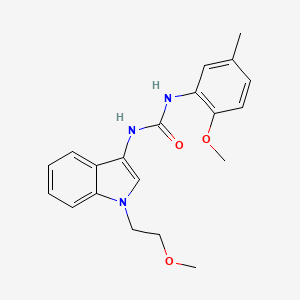 molecular formula C20H23N3O3 B2733977 1-(2-甲氧基-5-甲基苯基)-3-(1-(2-甲氧基乙基)-1H-吲哚-3-基)脲 CAS No. 941951-94-6