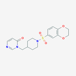 3-{[1-(2,3-Dihydro-1,4-benzodioxine-6-sulfonyl)piperidin-4-yl]methyl}-3,4-dihydropyrimidin-4-one
