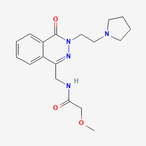 molecular formula C18H24N4O3 B2735054 2-methoxy-N-((4-oxo-3-(2-(pyrrolidin-1-yl)ethyl)-3,4-dihydrophthalazin-1-yl)methyl)acetamide CAS No. 1448034-86-3