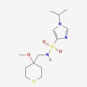 molecular formula C13H23N3O3S2 B2737743 1-isopropyl-N-((4-methoxytetrahydro-2H-thiopyran-4-yl)methyl)-1H-imidazole-4-sulfonamide CAS No. 2034588-84-4
