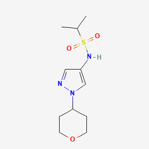 molecular formula C11H19N3O3S B2739041 N-[1-(oxan-4-yl)-1H-pyrazol-4-yl]propane-2-sulfonamide CAS No. 1797182-38-7