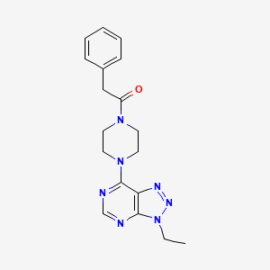 molecular formula C18H21N7O B2752442 1-(4-(3-ethyl-3H-[1,2,3]triazolo[4,5-d]pyrimidin-7-yl)piperazin-1-yl)-2-phenylethanone CAS No. 1070861-48-1