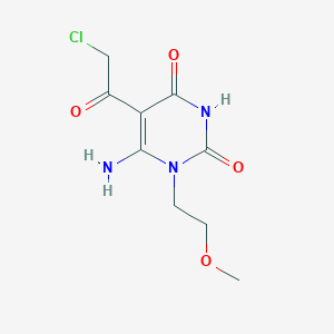 B2757353 6-amino-5-(chloroacetyl)-1-(2-methoxyethyl)pyrimidine-2,4(1H,3H)-dione CAS No. 941117-65-3