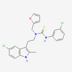 B2770143 1-(2-(5-chloro-2-methyl-1H-indol-3-yl)ethyl)-3-(3-chlorophenyl)-1-(furan-2-ylmethyl)thiourea CAS No. 851971-30-7