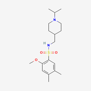 molecular formula C18H30N2O3S B2773010 2-methoxy-4,5-dimethyl-N-{[1-(propan-2-yl)piperidin-4-yl]methyl}benzene-1-sulfonamide CAS No. 946383-14-8