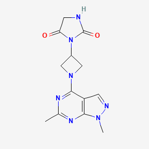 molecular formula C13H15N7O2 B2773192 3-[1-(1,6-Dimethylpyrazolo[3,4-d]pyrimidin-4-yl)azetidin-3-yl]imidazolidine-2,4-dione CAS No. 2380142-20-9