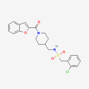 B2774466 N-((1-(benzofuran-2-carbonyl)piperidin-4-yl)methyl)-1-(2-chlorophenyl)methanesulfonamide CAS No. 1234850-82-8