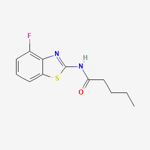 molecular formula C12H13FN2OS B2774499 N-(4-fluoro-1,3-benzothiazol-2-yl)pentanamide CAS No. 868368-72-3