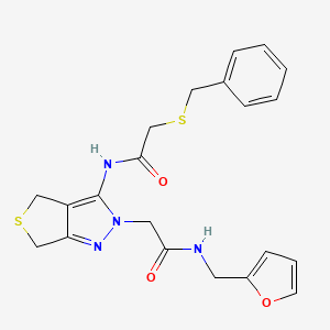 molecular formula C21H22N4O3S2 B2780916 2-(benzylthio)-N-(2-(2-((furan-2-ylmethyl)amino)-2-oxoethyl)-4,6-dihydro-2H-thieno[3,4-c]pyrazol-3-yl)acetamide CAS No. 1105248-23-4