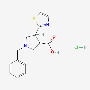 molecular formula C15H17ClN2O2S B2781256 (3S,4S)-1-benzyl-4-(1,3-thiazol-2-yl)pyrrolidine-3-carboxylic acid hydrochloride CAS No. 2044706-21-8