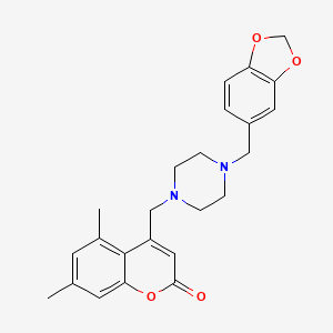 B2786838 4-((4-(benzo[d][1,3]dioxol-5-ylmethyl)piperazin-1-yl)methyl)-5,7-dimethyl-2H-chromen-2-one CAS No. 877788-97-1