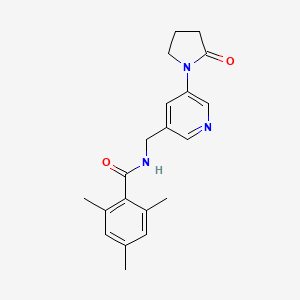 molecular formula C20H23N3O2 B2789552 2,4,6-trimethyl-N-{[5-(2-oxopyrrolidin-1-yl)pyridin-3-yl]methyl}benzamide CAS No. 2097892-07-2