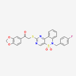 molecular formula C26H18FN3O5S2 B2790128 4-{[2-(2H-1,3-benzodioxol-5-yl)-2-oxoethyl]sulfanyl}-9-[(4-fluorophenyl)methyl]-8lambda6-thia-3,5,9-triazatricyclo[8.4.0.0^{2,7}]tetradeca-1(14),2(7),3,5,10,12-hexaene-8,8-dione CAS No. 895098-72-3