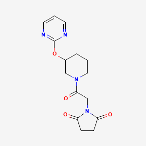 molecular formula C15H18N4O4 B2791008 1-(2-Oxo-2-(3-(pyrimidin-2-yloxy)piperidin-1-yl)ethyl)pyrrolidine-2,5-dione CAS No. 2034576-31-1