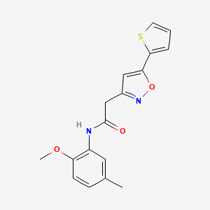molecular formula C17H16N2O3S B2791746 N-(2-methoxy-5-methylphenyl)-2-(5-(thiophen-2-yl)isoxazol-3-yl)acetamide CAS No. 946228-19-9