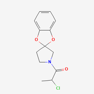 molecular formula C13H14ClNO3 B2795539 2-Chloro-1-spiro[1,3-benzodioxole-2,3'-pyrrolidine]-1'-ylpropan-1-one CAS No. 2411200-47-8