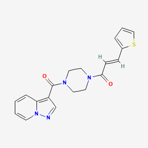 (E)-1-(4-(pyrazolo[1,5-a]pyridine-3-carbonyl)piperazin-1-yl)-3-(thiophen-2-yl)prop-2-en-1-one