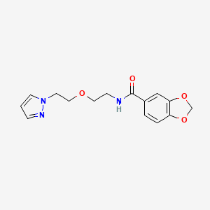 molecular formula C15H17N3O4 B2797956 N-(2-(2-(1H-pyrazol-1-yl)ethoxy)ethyl)benzo[d][1,3]dioxole-5-carboxamide CAS No. 2034231-60-0