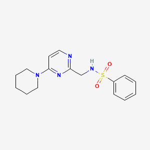 molecular formula C16H20N4O2S B2798410 N-((4-(piperidin-1-yl)pyrimidin-2-yl)methyl)benzenesulfonamide CAS No. 1797660-58-2