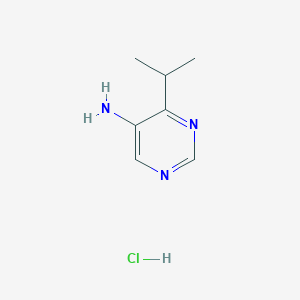 molecular formula C7H12ClN3 B2798615 4-(propan-2-yl)pyrimidin-5-amine hydrochloride CAS No. 2241141-39-7