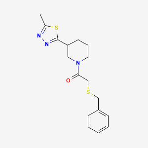 2-(Benzylthio)-1-(3-(5-methyl-1,3,4-thiadiazol-2-yl)piperidin-1-yl)ethanone
