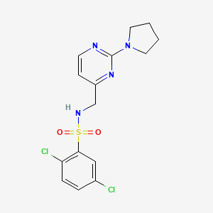 molecular formula C15H16Cl2N4O2S B2800693 2,5-dichloro-N-((2-(pyrrolidin-1-yl)pyrimidin-4-yl)methyl)benzenesulfonamide CAS No. 1795415-77-8