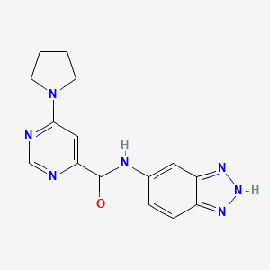 molecular formula C15H15N7O B2801509 N-(1H-1,2,3-benzotriazol-5-yl)-6-(pyrrolidin-1-yl)pyrimidine-4-carboxamide CAS No. 2034474-95-6