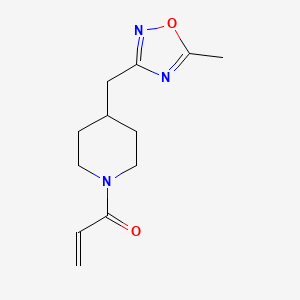 B2802239 1-[4-[(5-Methyl-1,2,4-oxadiazol-3-yl)methyl]piperidin-1-yl]prop-2-en-1-one CAS No. 2361656-40-6