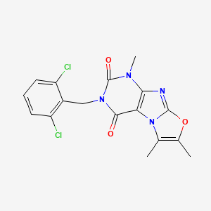 molecular formula C17H14Cl2N4O3 B2803259 2-[(2,6-Dichlorophenyl)methyl]-4,7,8-trimethylpurino[8,7-b][1,3]oxazole-1,3-dione CAS No. 899751-62-3