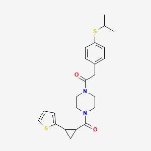 2-(4-(Isopropylthio)phenyl)-1-(4-(2-(thiophen-2-yl)cyclopropanecarbonyl)piperazin-1-yl)ethanone