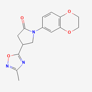 molecular formula C15H15N3O4 B2813224 1-(2,3-Dihydro-1,4-benzodioxin-6-yl)-4-(3-methyl-1,2,4-oxadiazol-5-yl)pyrrolidin-2-one CAS No. 1172296-42-2