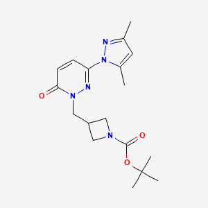 molecular formula C18H25N5O3 B2813815 tert-butyl 3-{[3-(3,5-dimethyl-1H-pyrazol-1-yl)-6-oxo-1,6-dihydropyridazin-1-yl]methyl}azetidine-1-carboxylate CAS No. 2379997-26-7