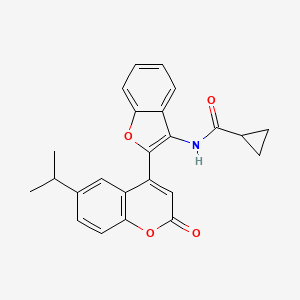 B2814578 N-{2-[2-oxo-6-(propan-2-yl)-2H-chromen-4-yl]-1-benzofuran-3-yl}cyclopropanecarboxamide CAS No. 903589-82-2