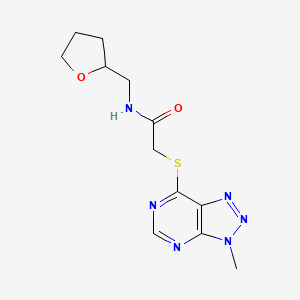 2-((3-methyl-3H-[1,2,3]triazolo[4,5-d]pyrimidin-7-yl)thio)-N-((tetrahydrofuran-2-yl)methyl)acetamide