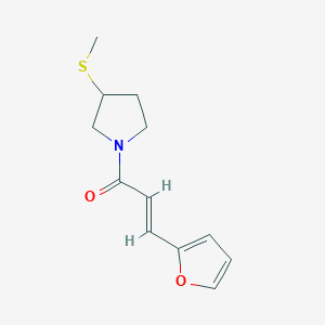 (E)-3-(furan-2-yl)-1-(3-(methylthio)pyrrolidin-1-yl)prop-2-en-1-one